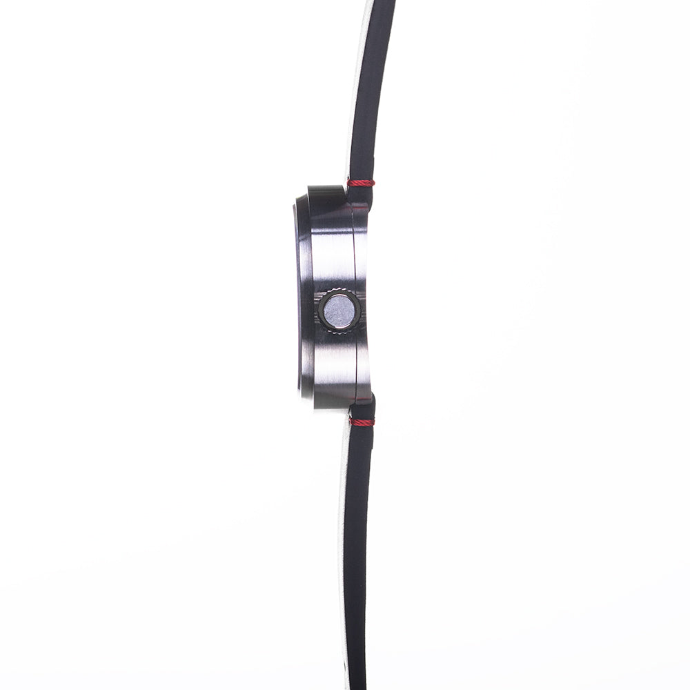 MM677 Black Pointer Date Wristwatch